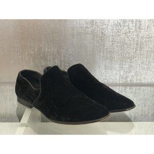 Steve Madden "Adrianna" Women's Black Suede Flats Size: 9.5M (A502)
